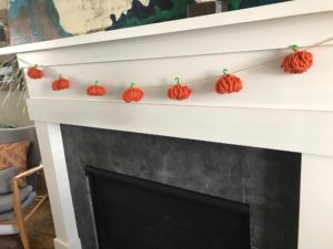 yarn pumpkin garland